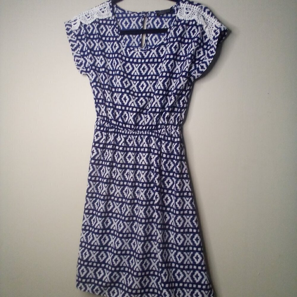 Papermoon Stitch Fix Dress Women XS Petite Short Sleeve Crochet Detail Pattern